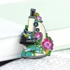 Microscope avec fleurs - Pins